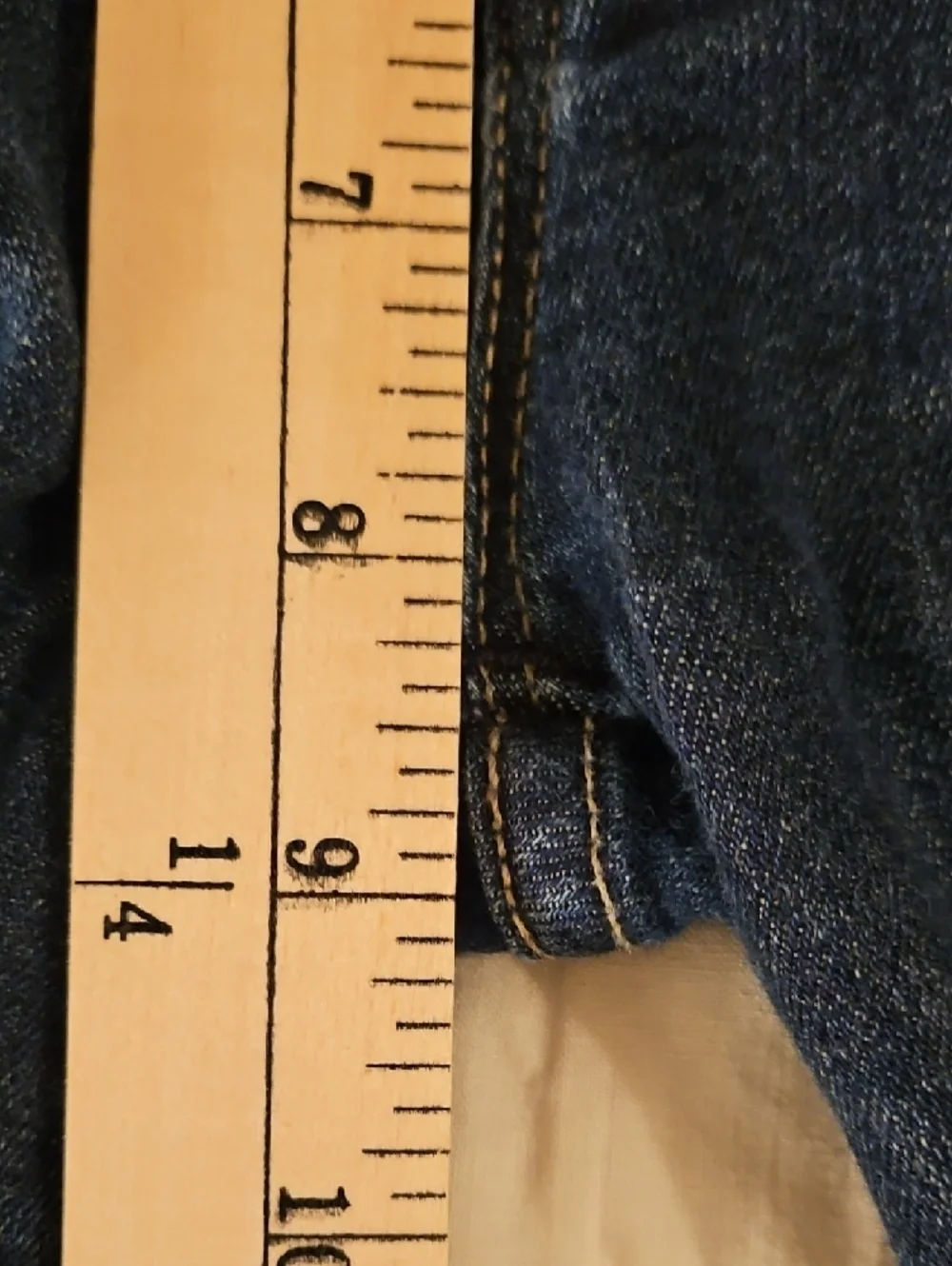MOTHER- The Looker Crop (Here Kitty Kitty Wash) - Size 26 - Picture 5 of 10